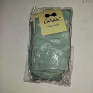 Set Of 2 Pairs: Socks
